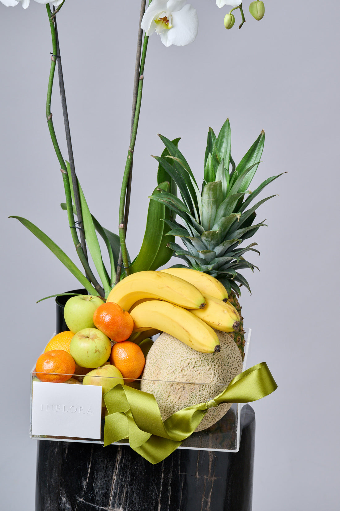 Canasta de Frutas / Verduras con Orquídea